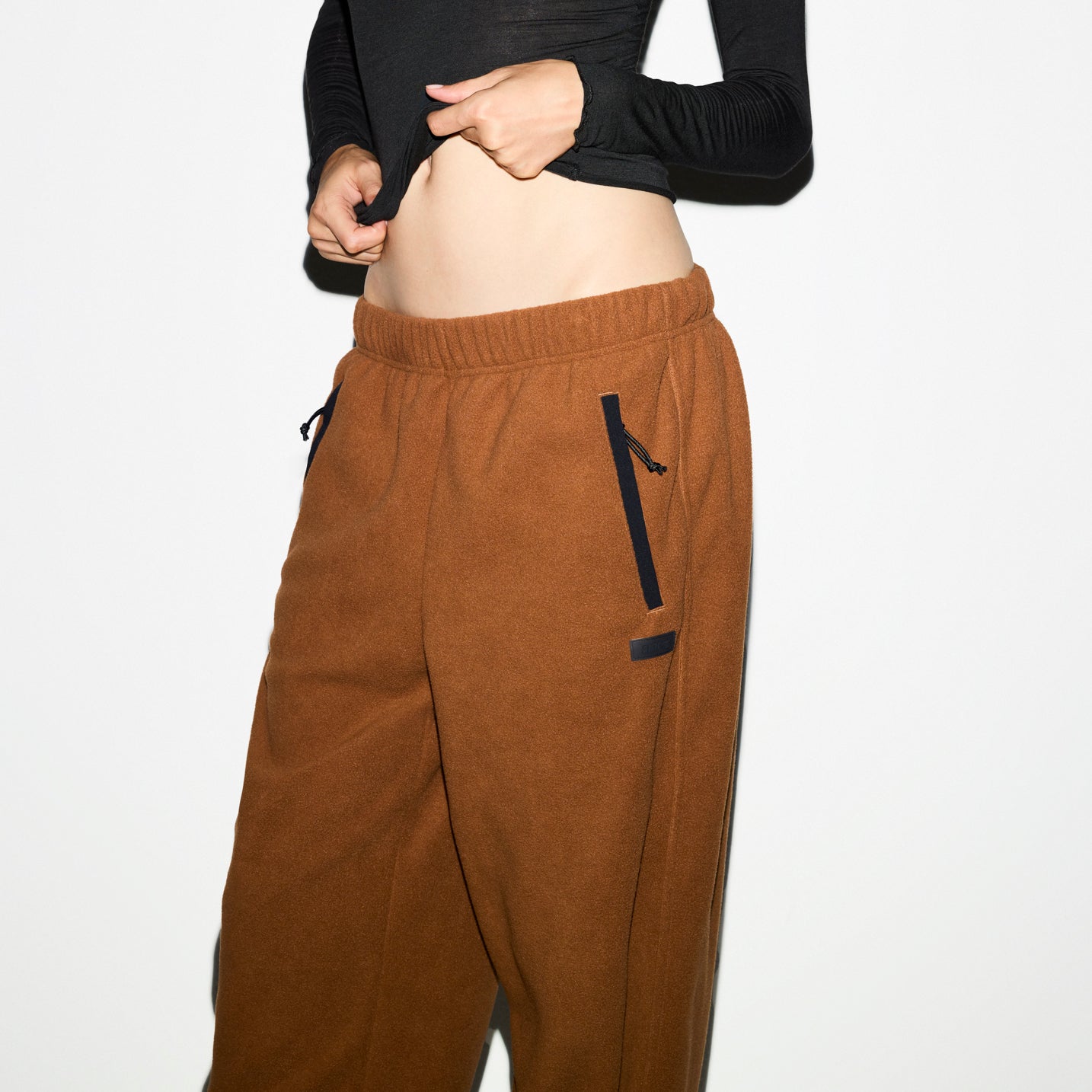 OUTDOOR FLEECE STRAIGHT LEG PANT | CHAI - Image 3
